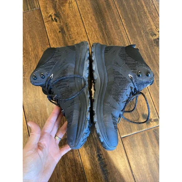 KEEN Women's Terradora II Mid Waterproof Hiking Boots Black Size 7.5 - Picture 3 of 8